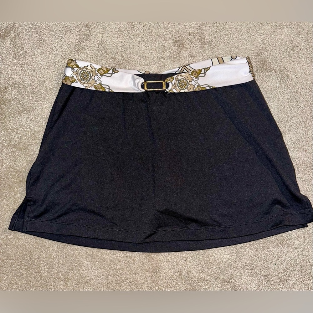 Women’s Tennis Skirt With Gold Belt Detail. Size M.